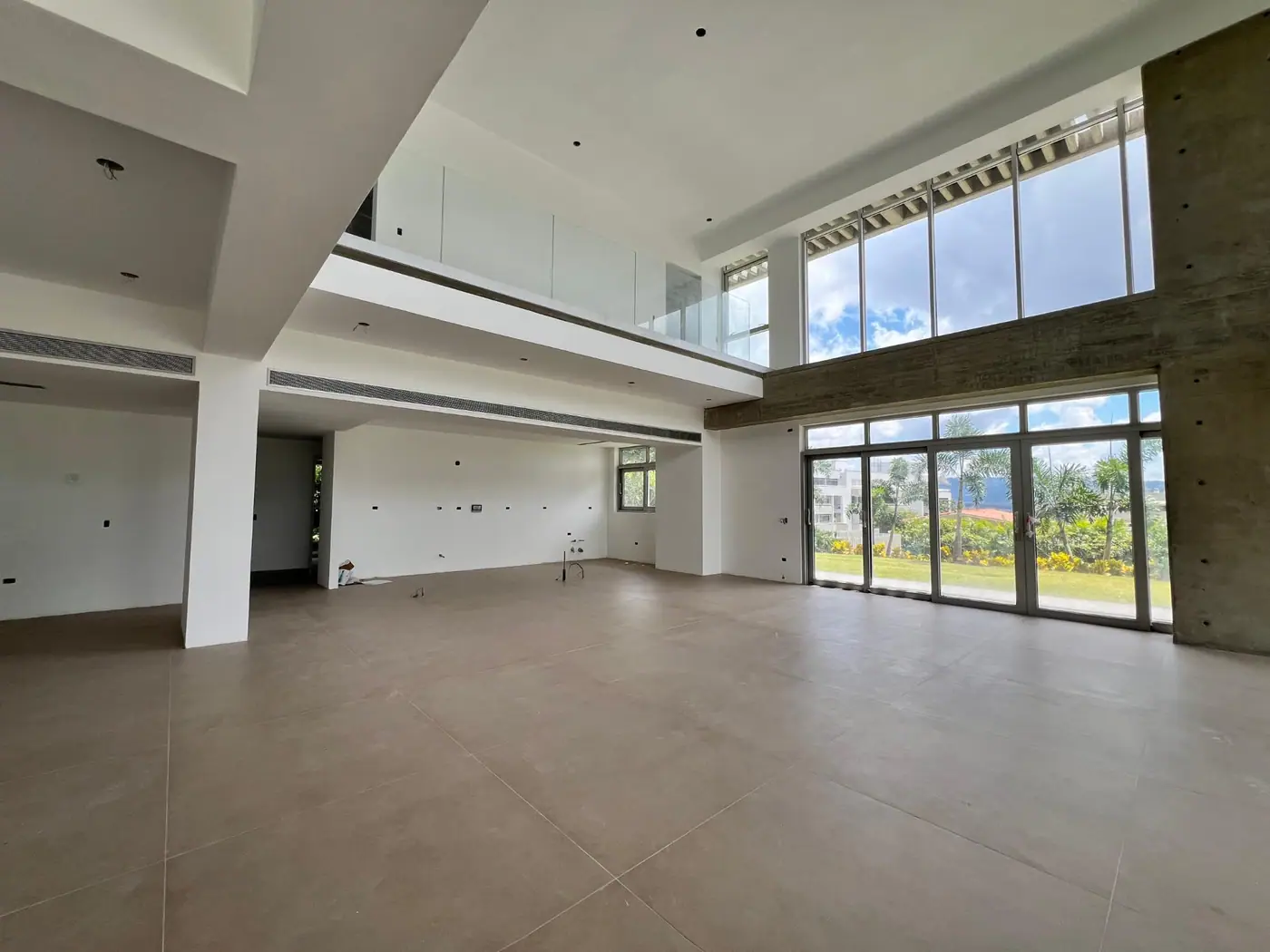Planta baja 851 m² — Altamira en Altamira, Caracas