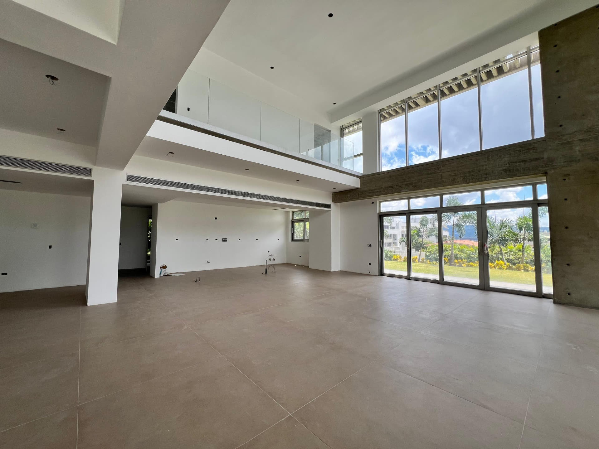 Planta baja 851 m² — Altamira en Altamira, Caracas